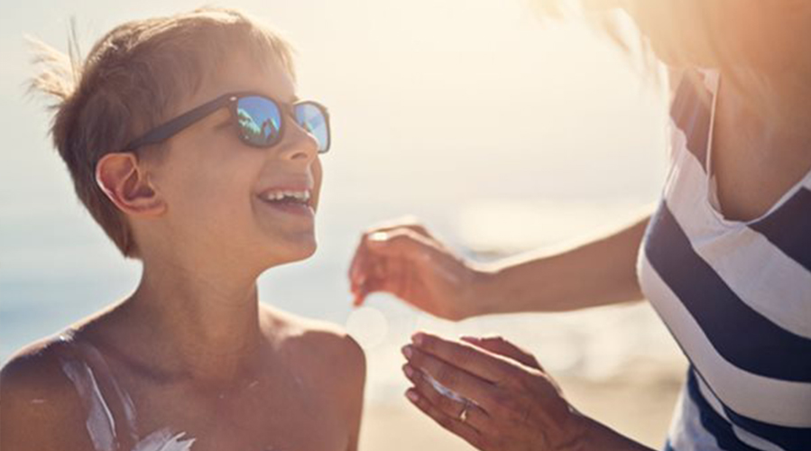superar los peligros de melanoma del sol del verano